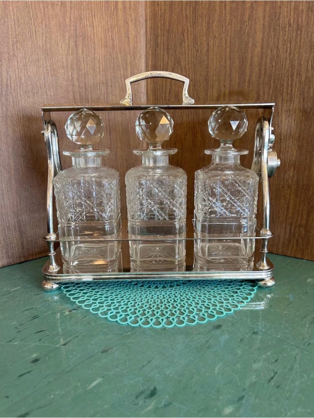 Vintage Tantalus liquor decanter set w/ caddy key silver plated Victorian 1900’s